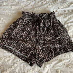 Hollister Paper Bag Shorts